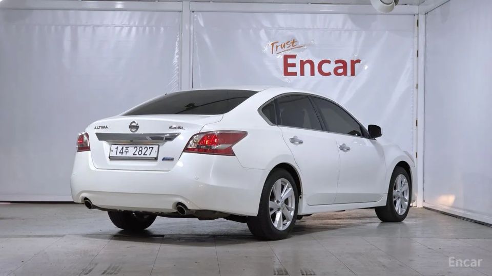 Nissan altima