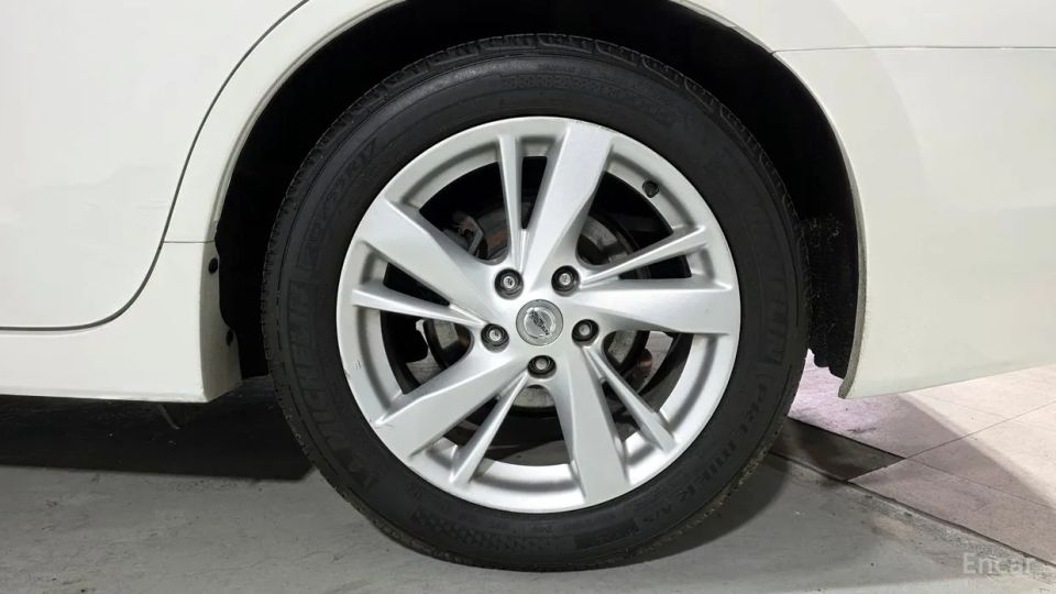 Nissan altima