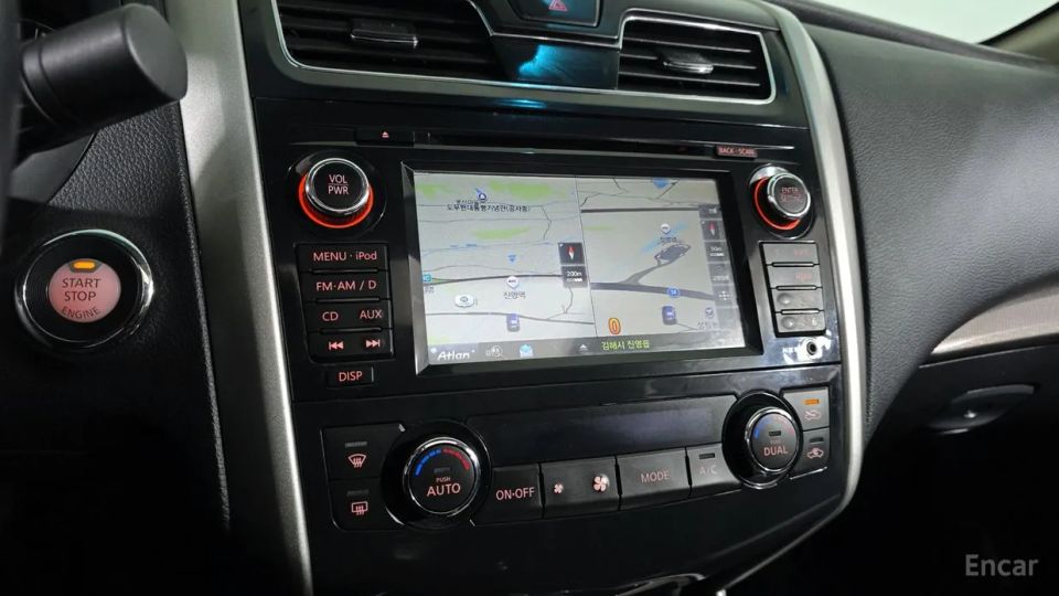 Nissan altima