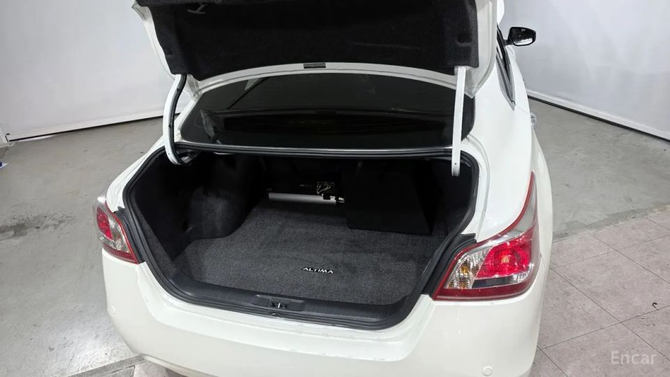 Nissan altima