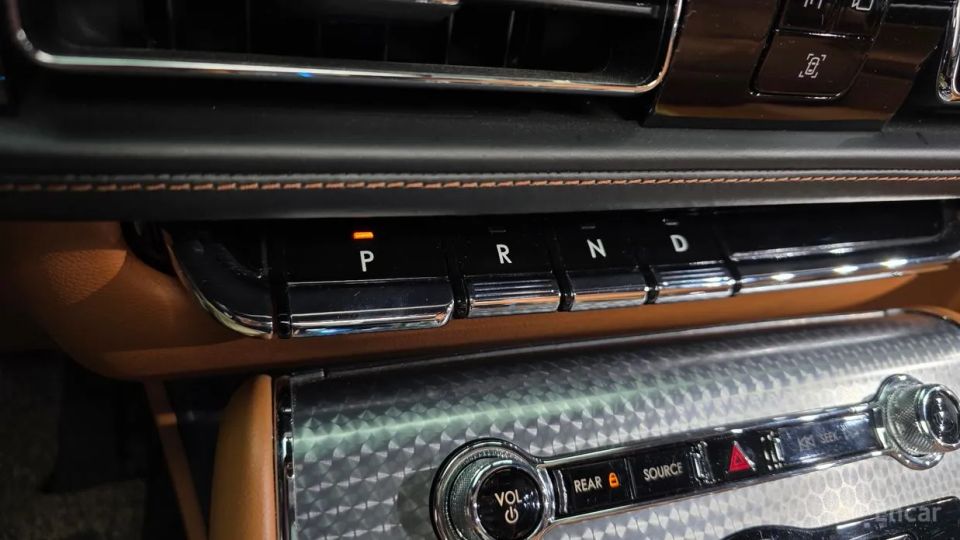 Lincoln Aviator