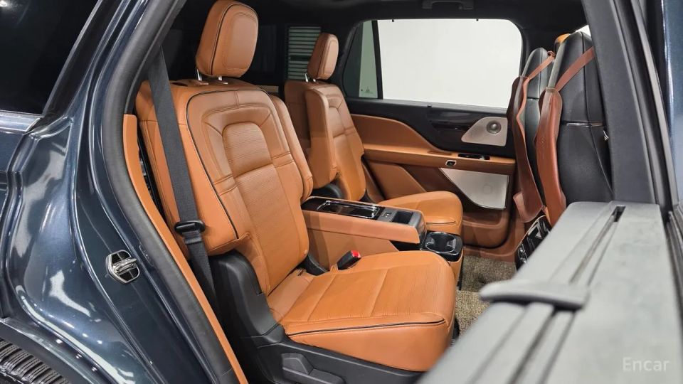 Lincoln Aviator