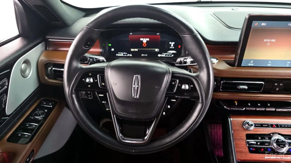 Lincoln Aviator