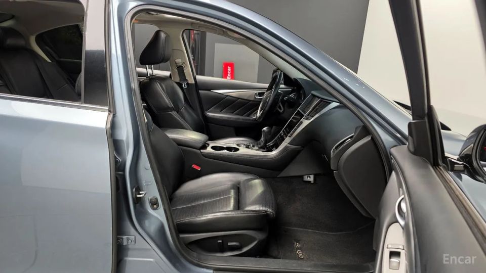 Infiniti Q50