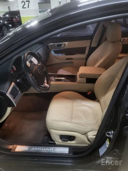 Jaguar xf