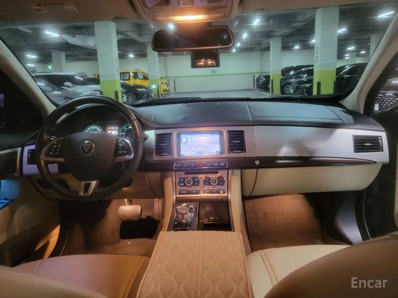 Jaguar xf