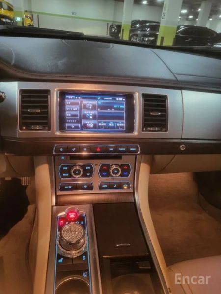 Jaguar xf