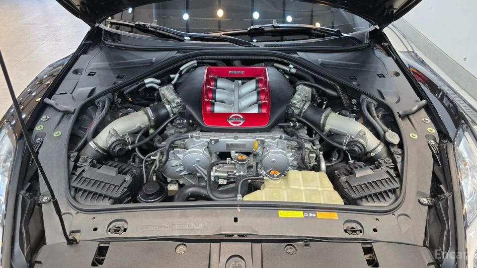 Nissan GT-R