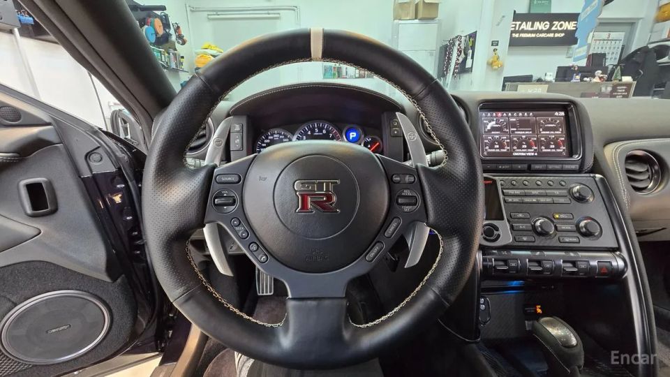 Nissan GT-R
