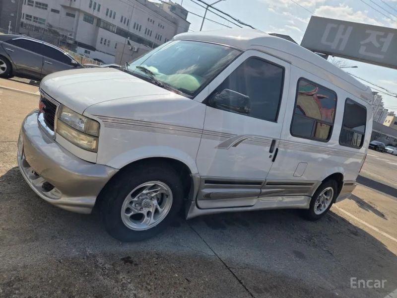 GMC Safari