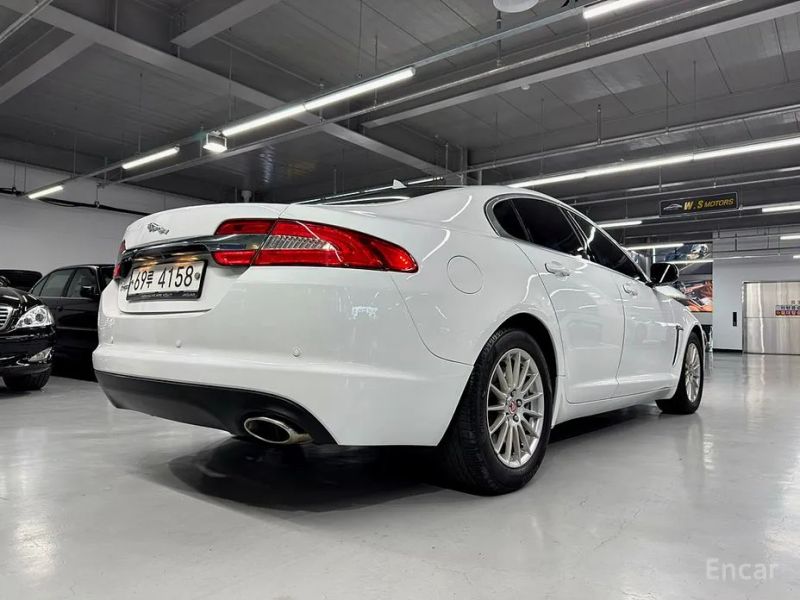 Jaguar xf