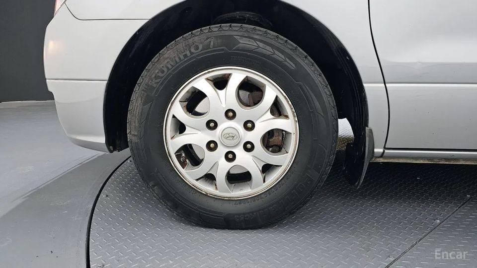 Hyundai Starex