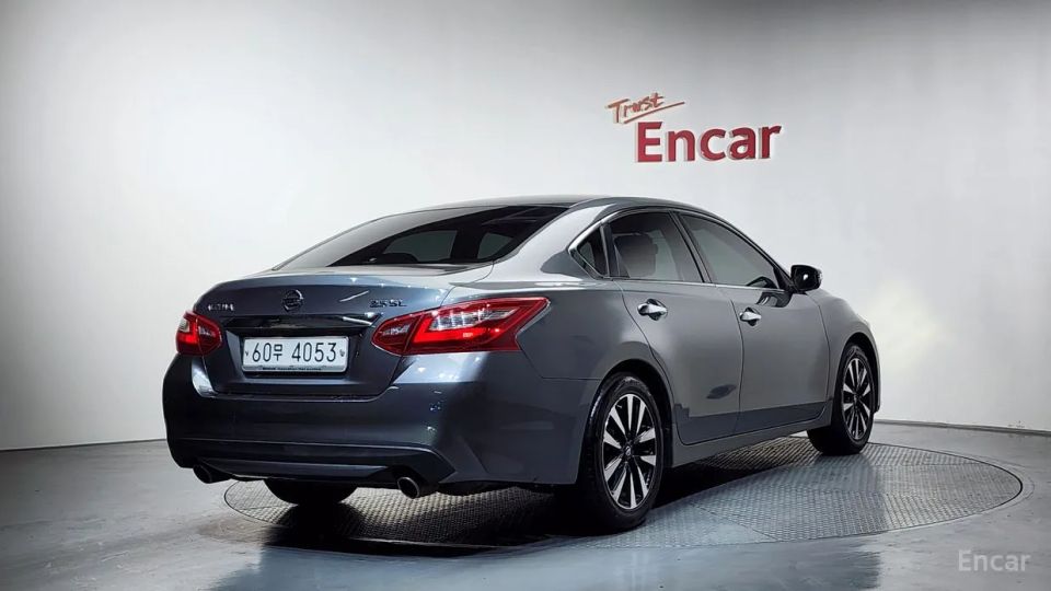 Nissan altima