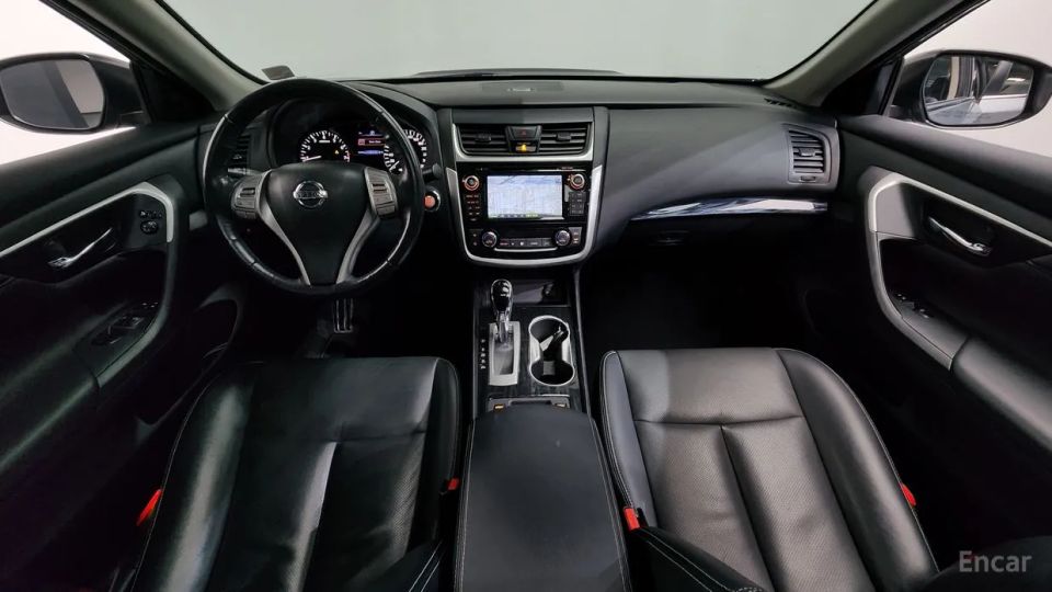 Nissan altima