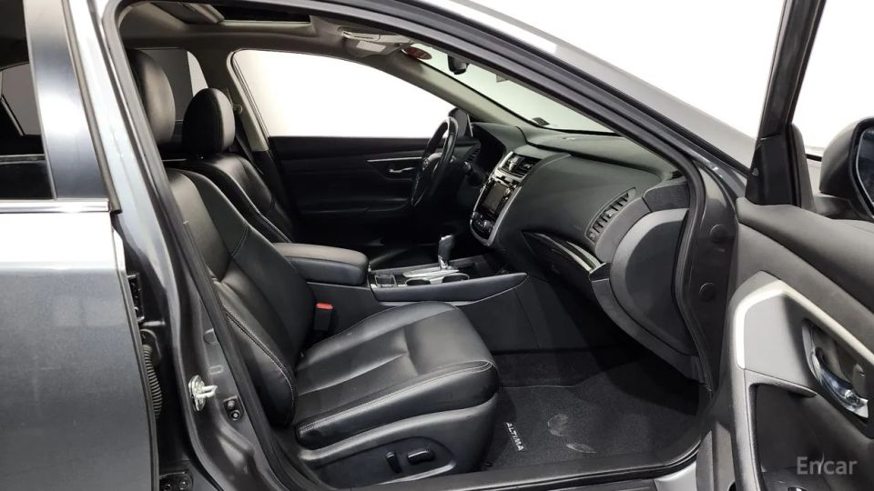 Nissan altima