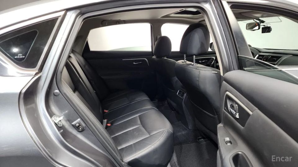 Nissan altima