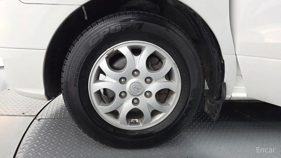 Hyundai Starex