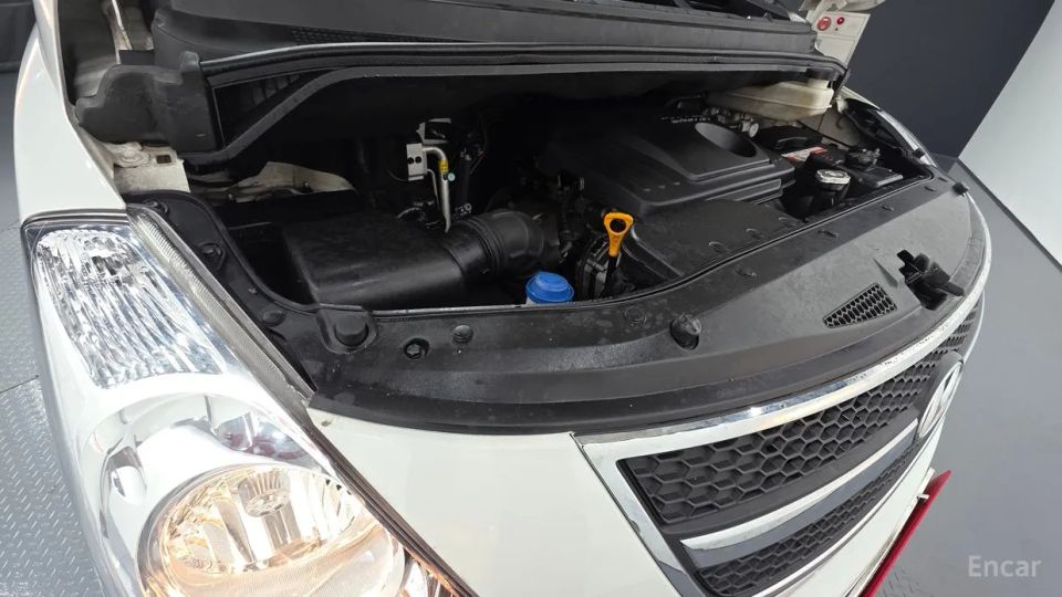 Hyundai Starex