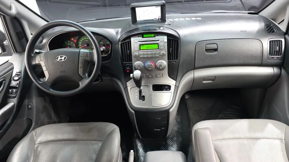 Hyundai Starex