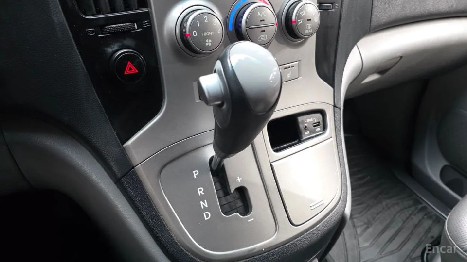 Hyundai Starex