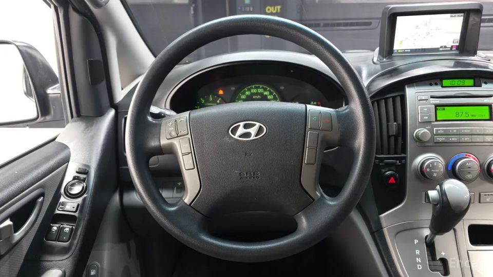 Hyundai Starex