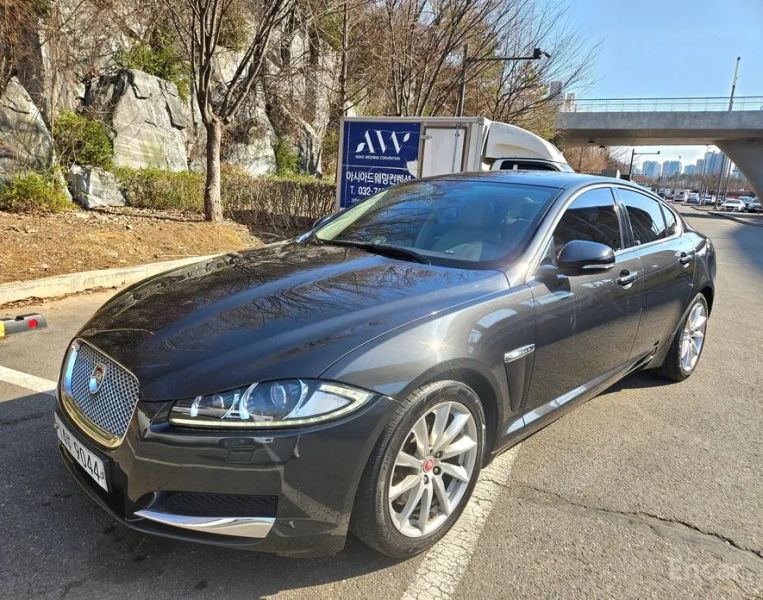 Jaguar xf
