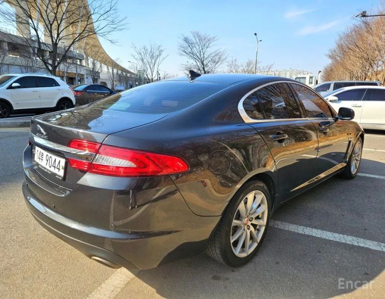 Jaguar xf