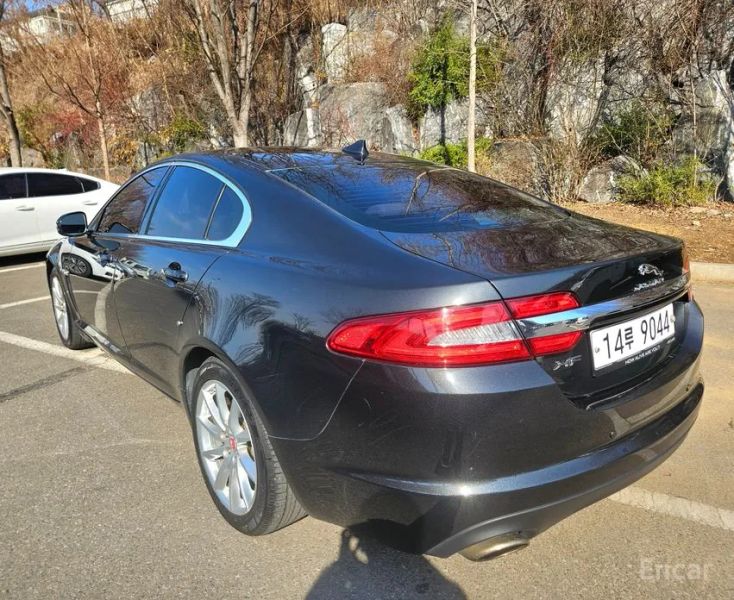 Jaguar xf