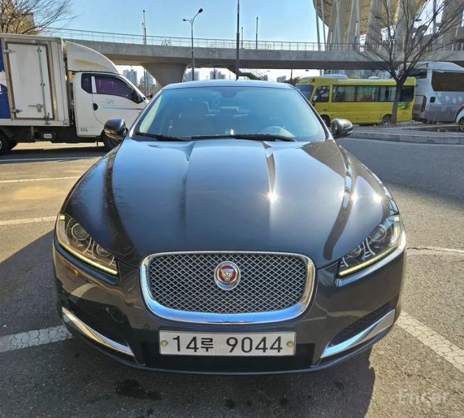 Jaguar xf