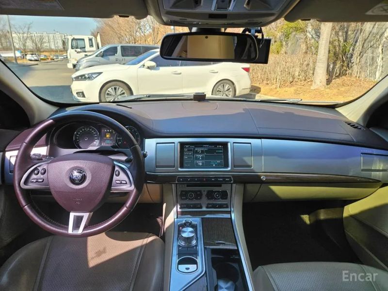 Jaguar xf