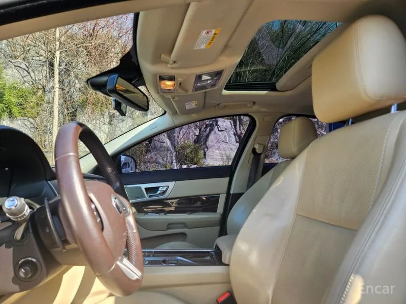 Jaguar xf