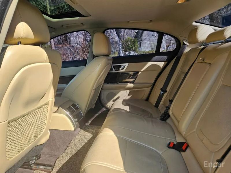 Jaguar xf
