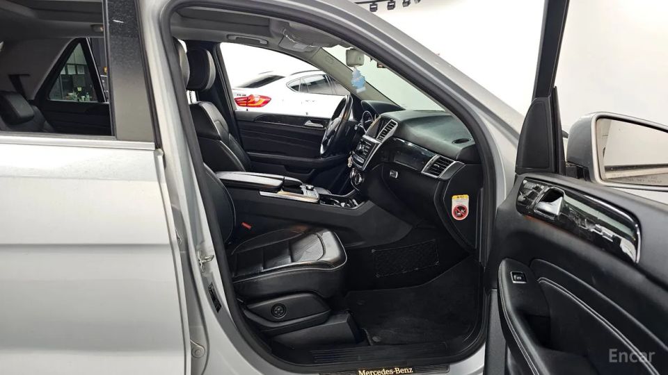 Mercedes-Benz M-class
