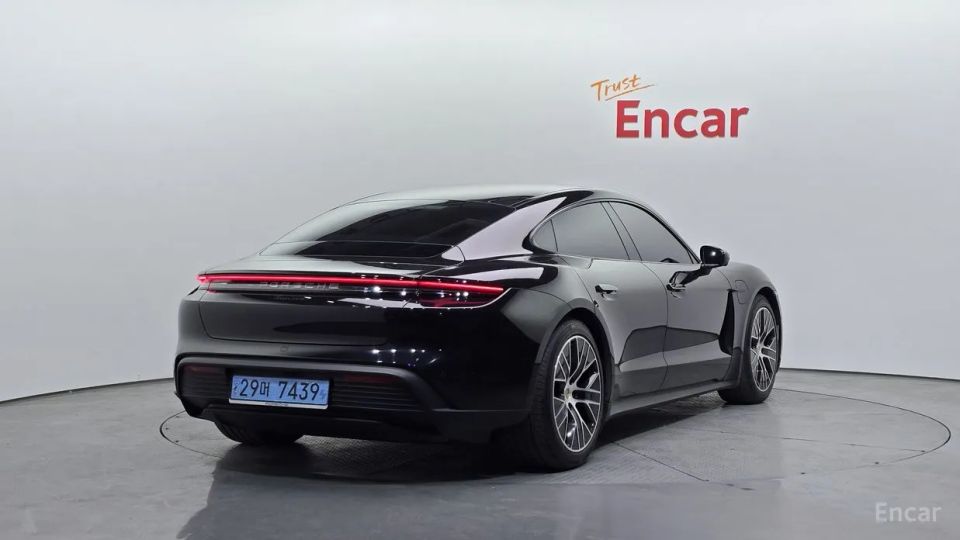 Porsche Taycan