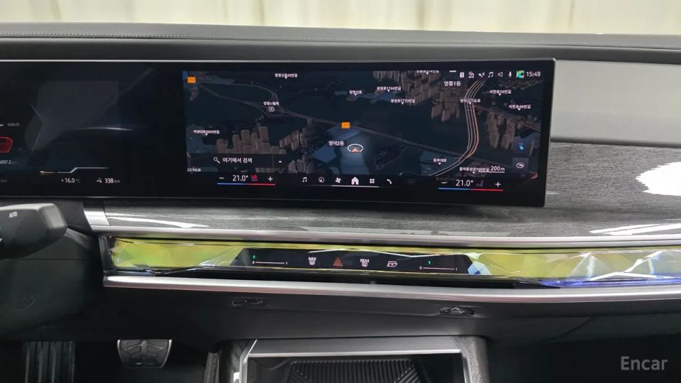 BMW i7