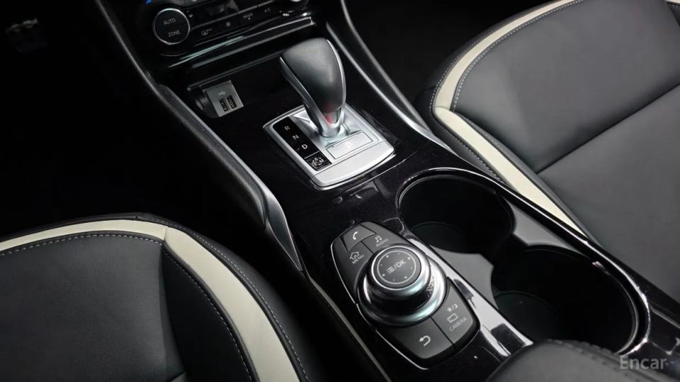 Infiniti Q30