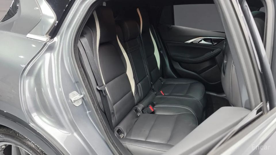 Infiniti Q30