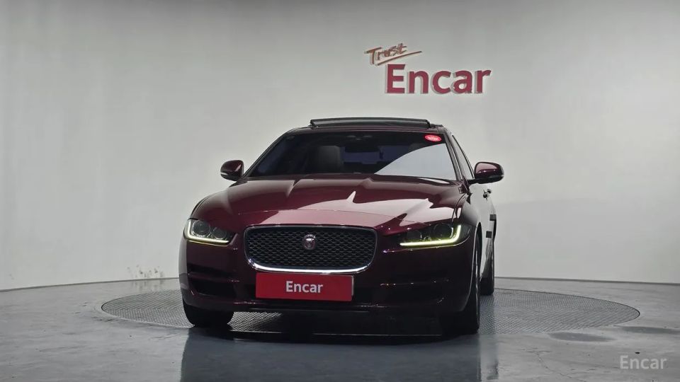 Jaguar XE