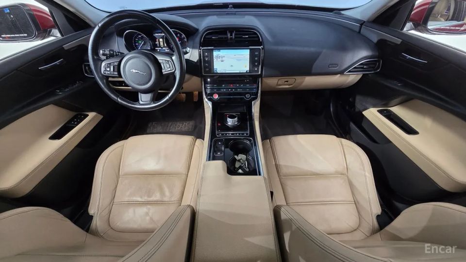 Jaguar XE