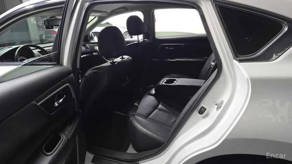 Nissan altima