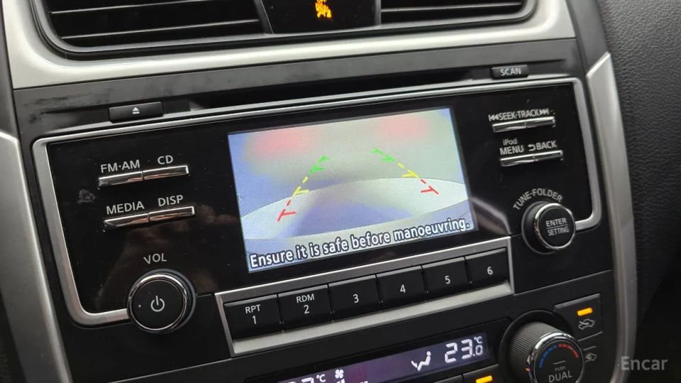Nissan altima