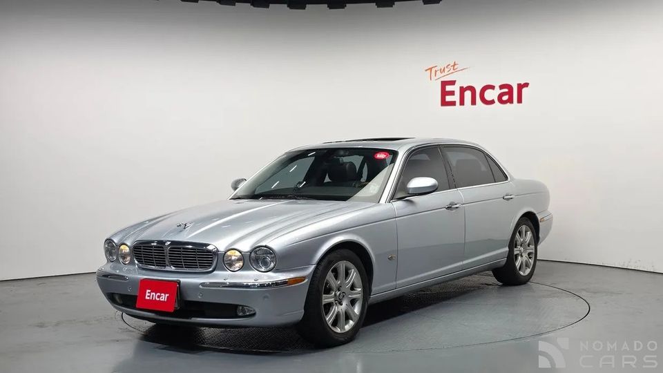 Jaguar XJ-8