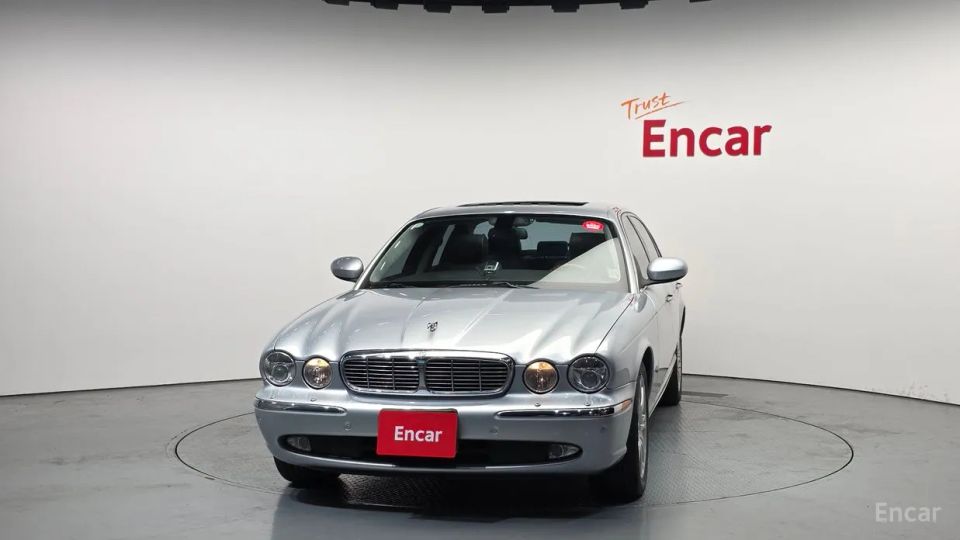 Jaguar XJ-8