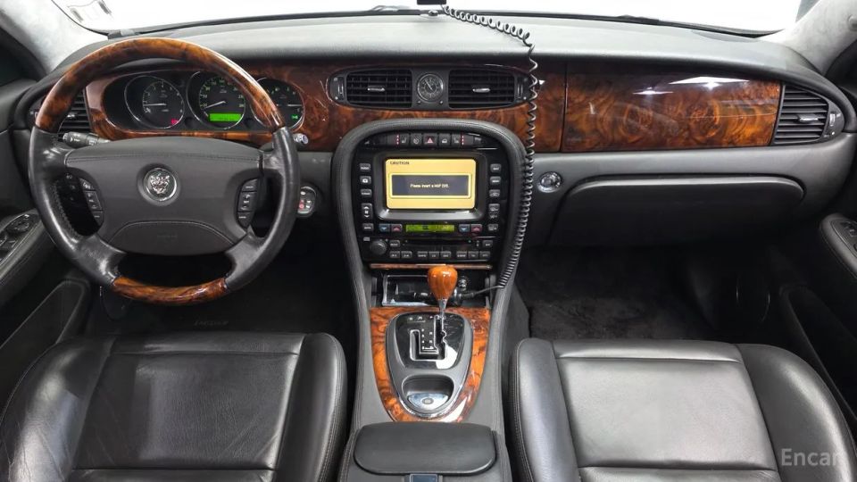 Jaguar XJ-8