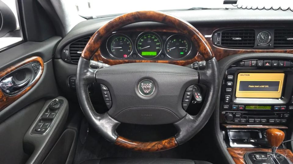 Jaguar XJ-8