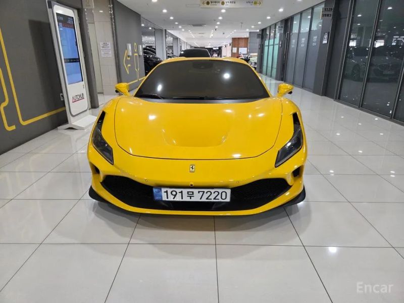 Ferrari F8