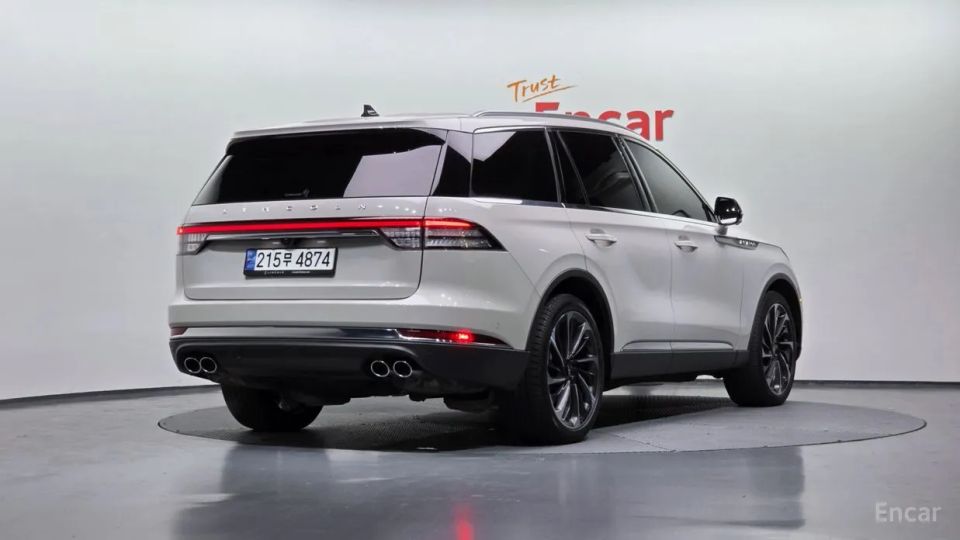 Lincoln Aviator