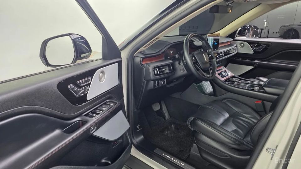 Lincoln Aviator