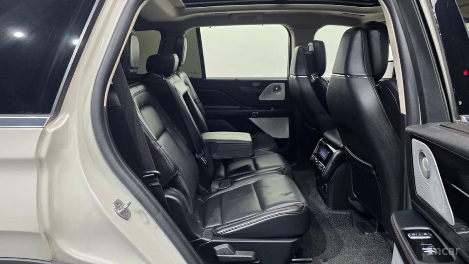 Lincoln Aviator