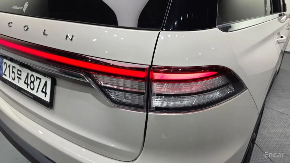 Lincoln Aviator